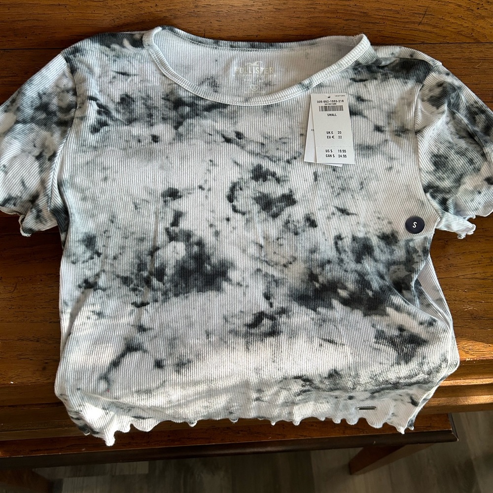 Hollisyer baby tee